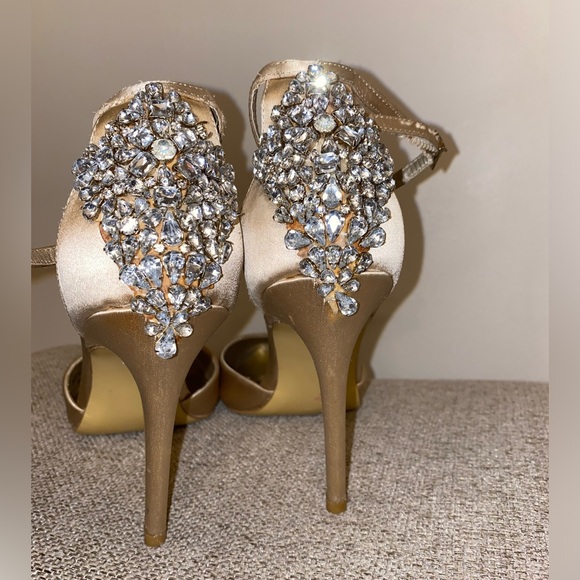 RSVP SATIN HEELS IN BEIGE/CREAM - Picture 3 of 12